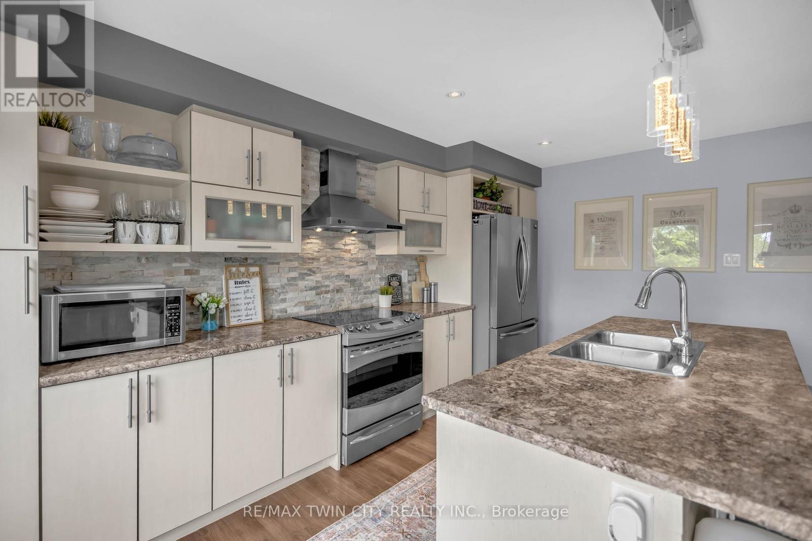 50 BISSET AVENUE - 13
