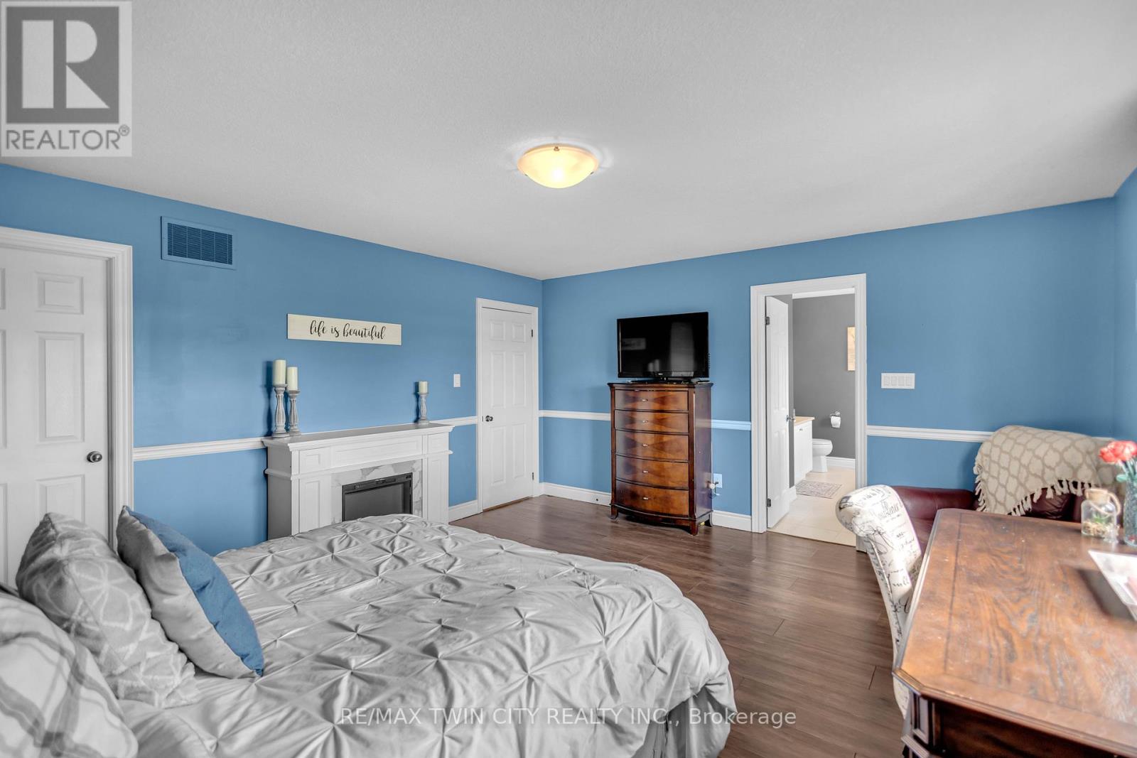50 BISSET AVENUE - 22