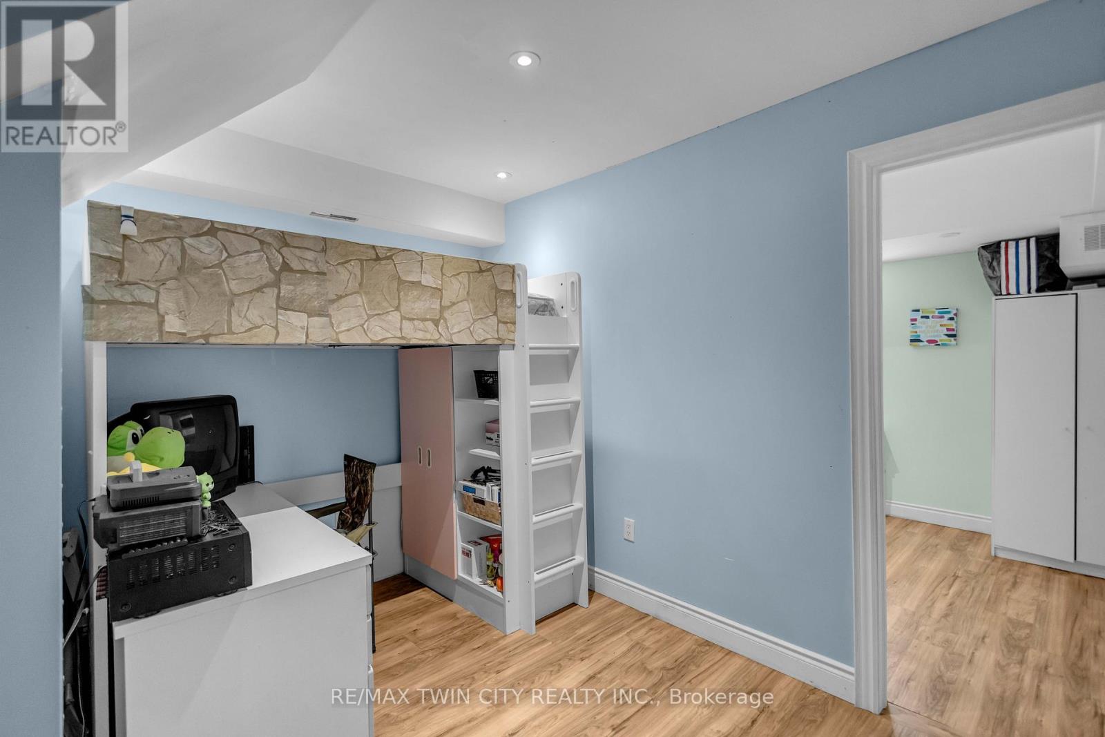 50 BISSET AVENUE - 34