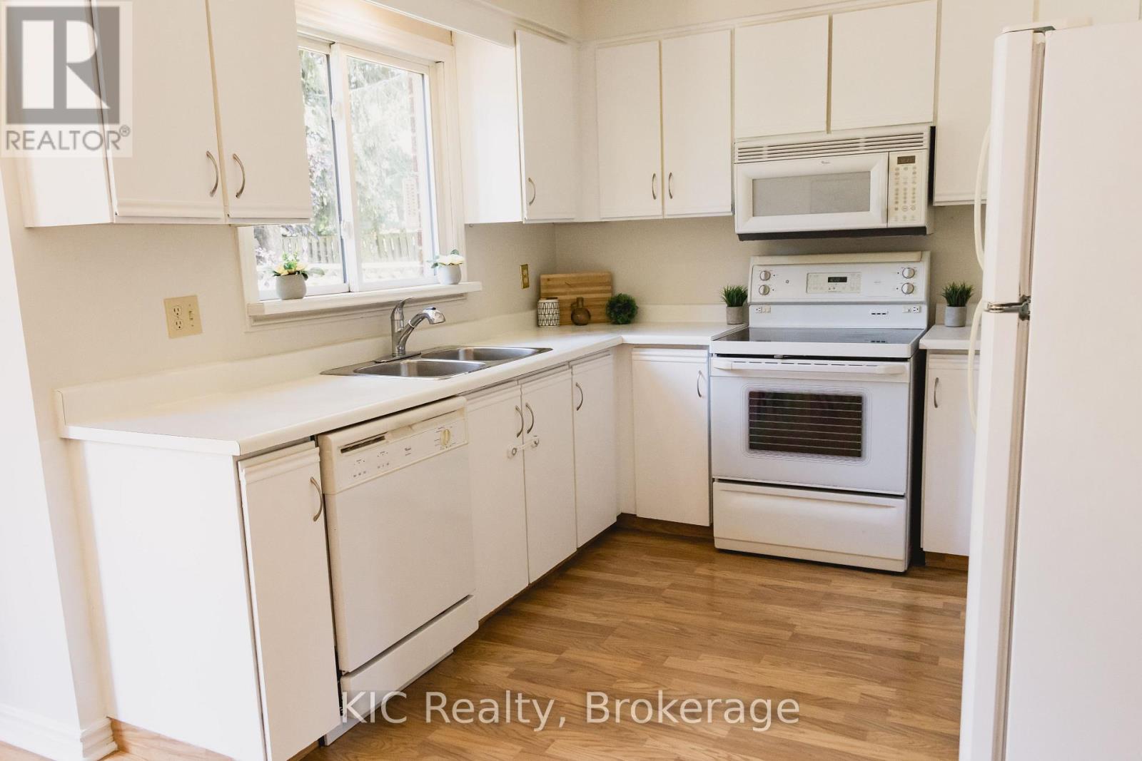 1013 BOOTH STREET - Image 8