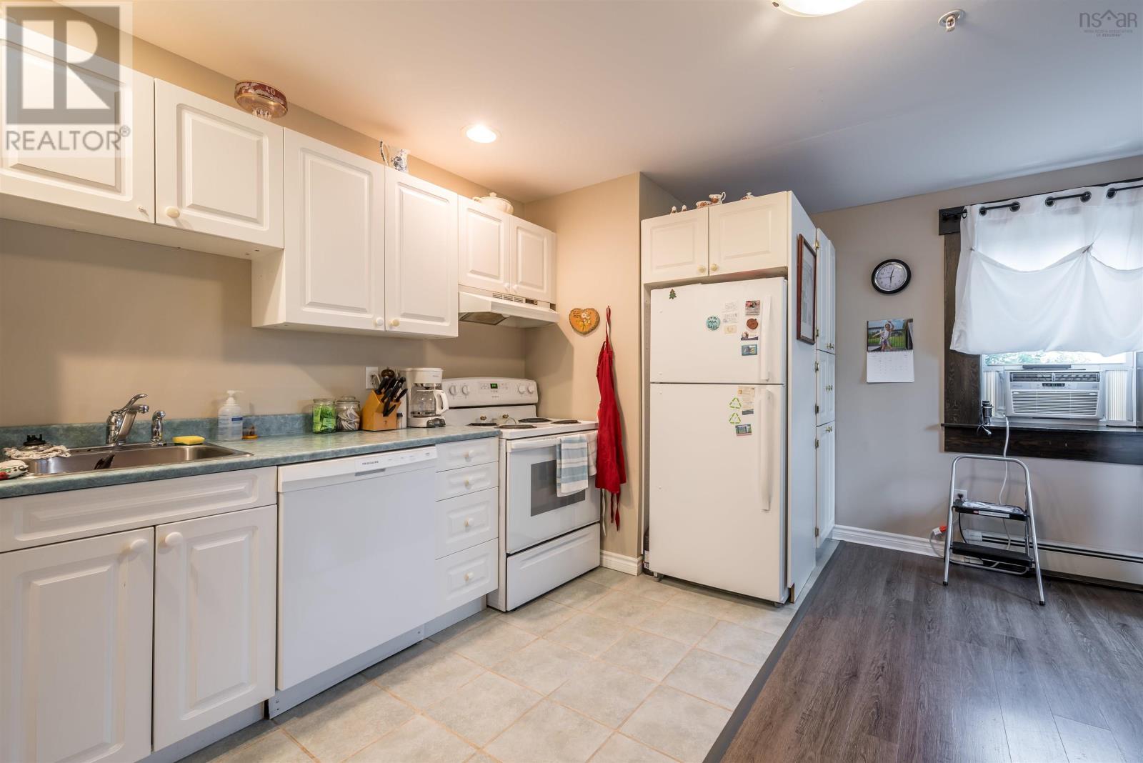 790 King Street - 29