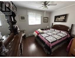 32 Crockers Hill thumbnail 11