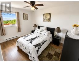 80 Farm Road thumbnail 16