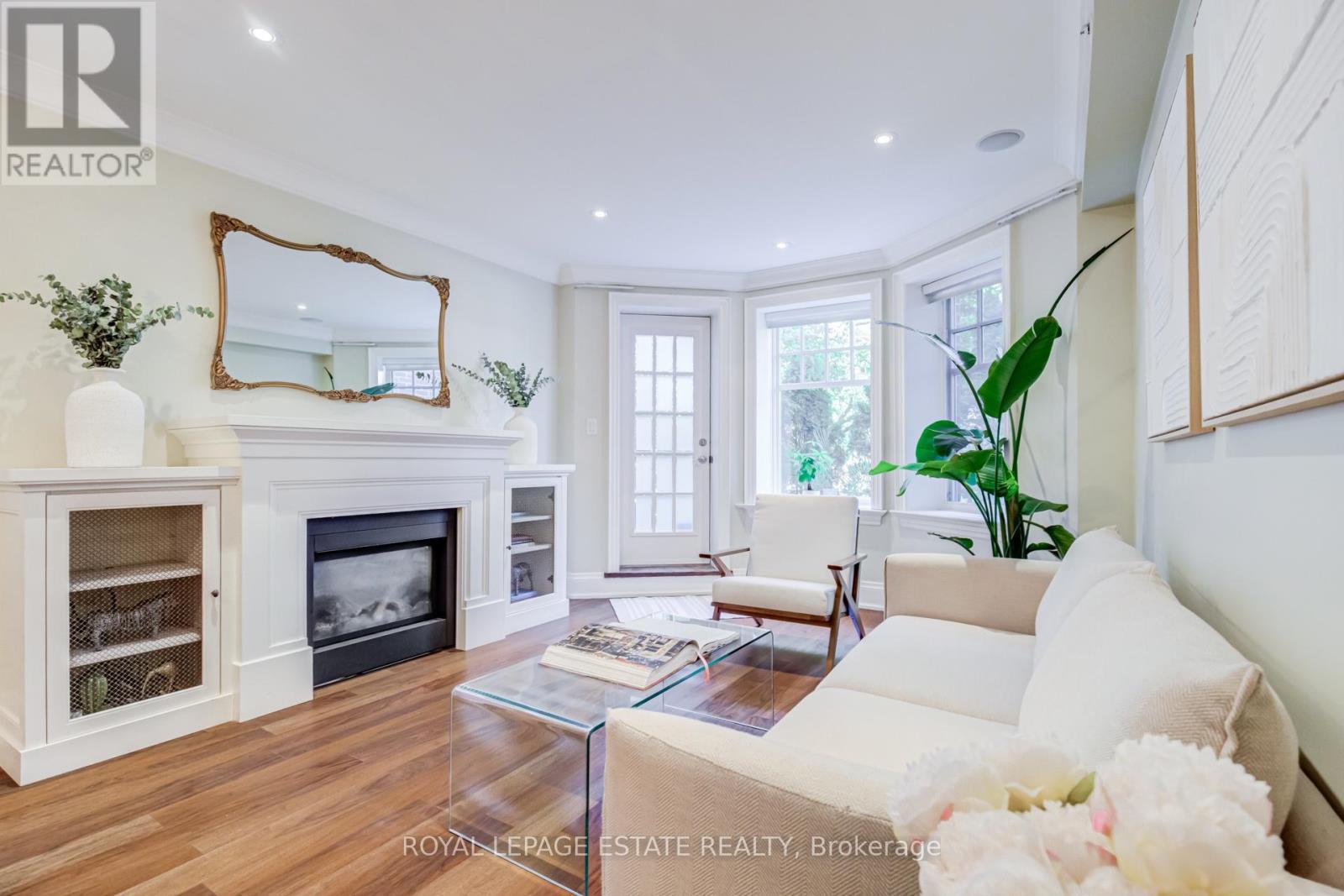 #1D 319 LONSDALE ROAD - 12