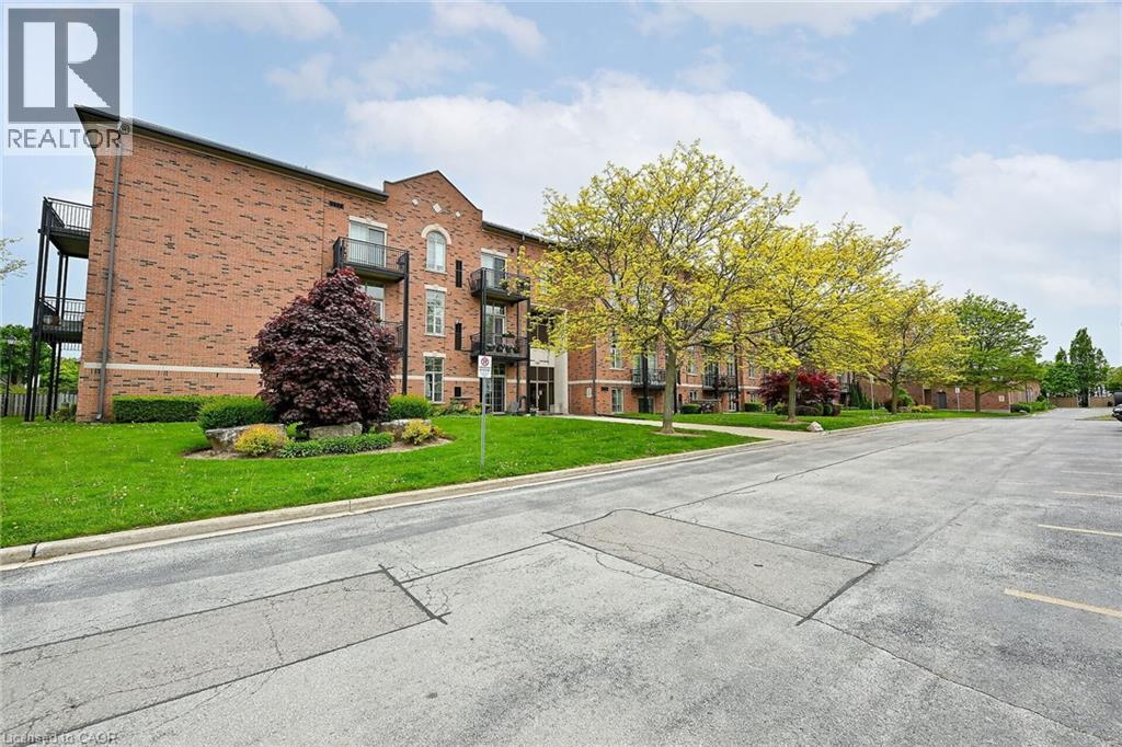 #315 262 DUNDAS Street E - 2