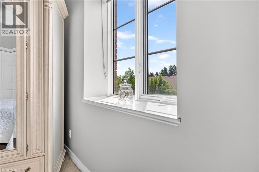 #315 262 DUNDAS Street E - 28