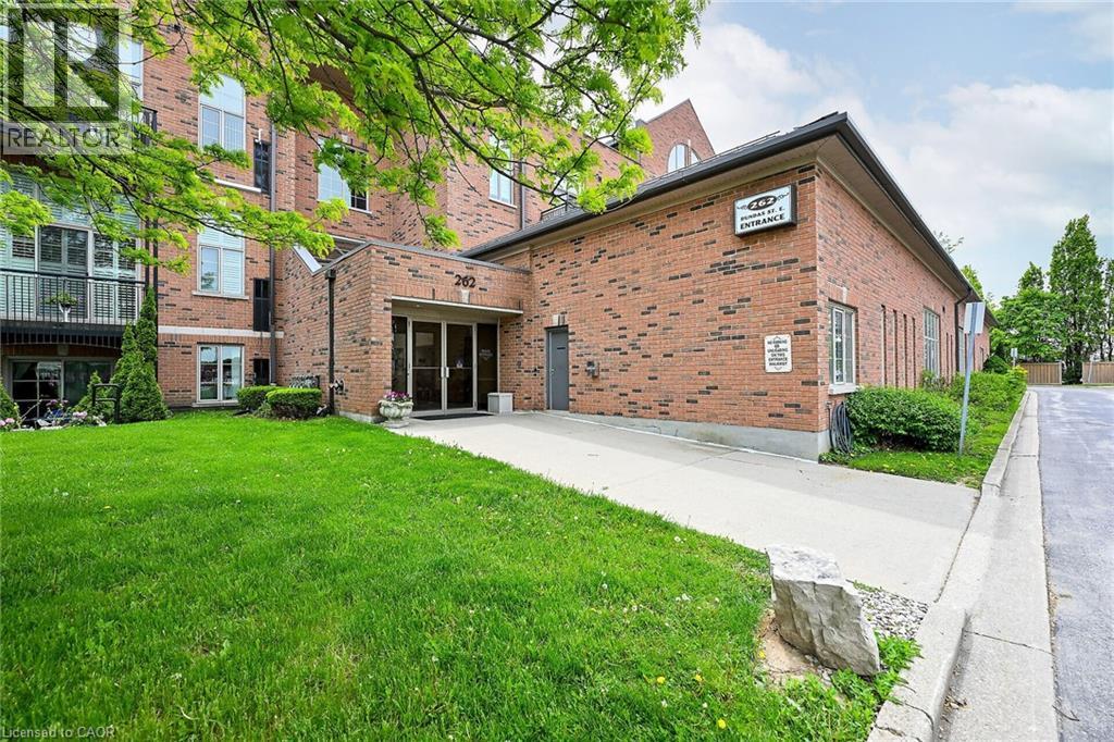 #315 262 DUNDAS Street E - 3