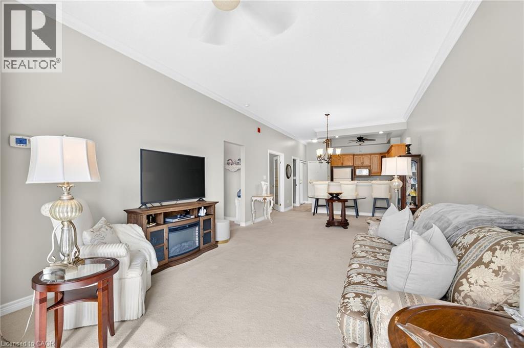 #315 262 DUNDAS Street E - 32