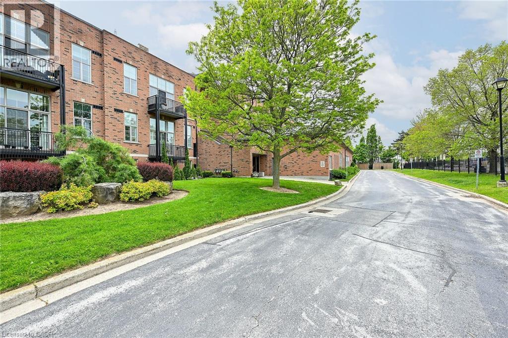 #315 262 DUNDAS Street E - 39
