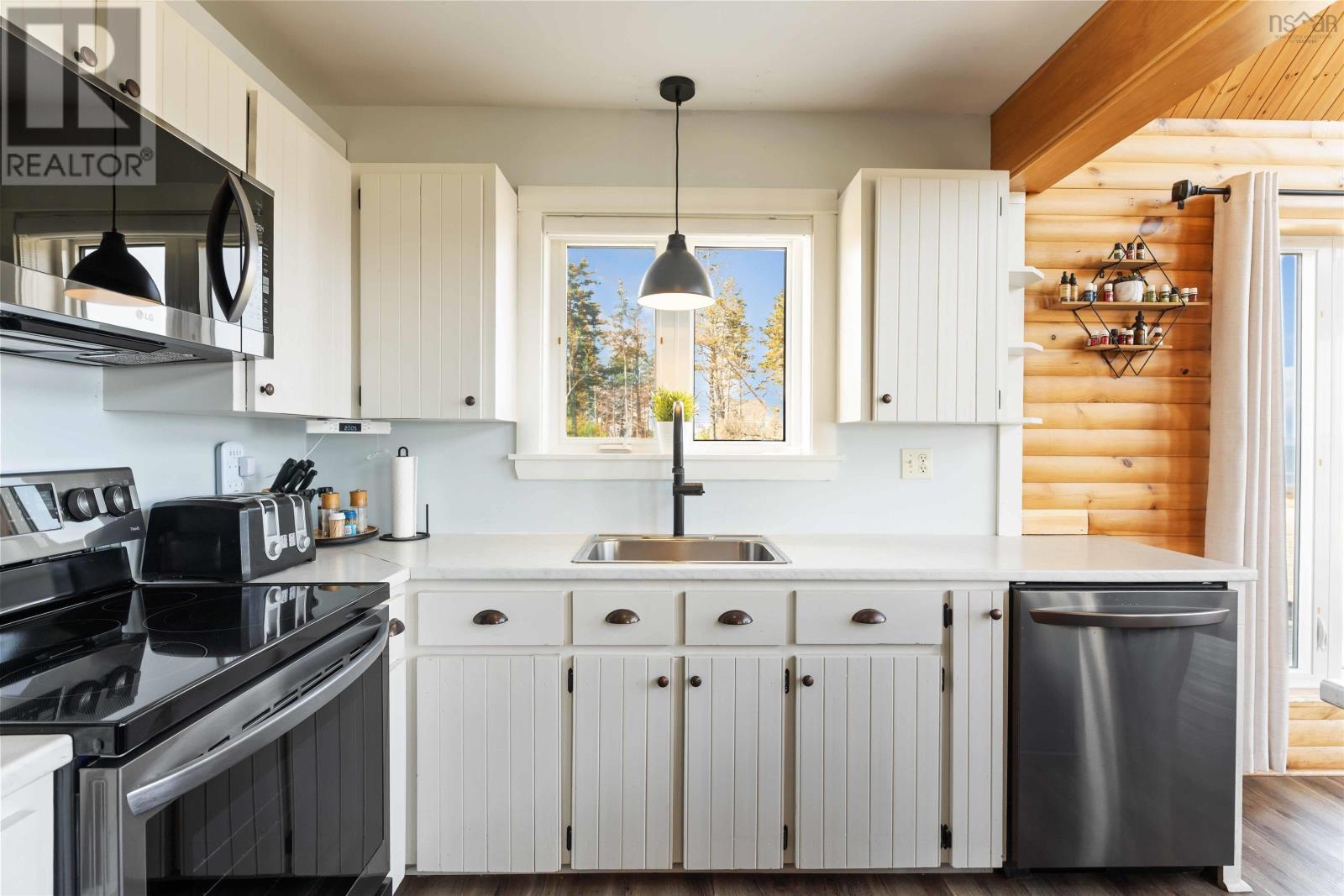 463 Fort Point Road - 34