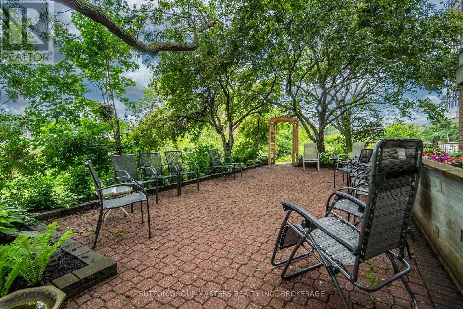 #611 675 DAVIS DRIVE - 27