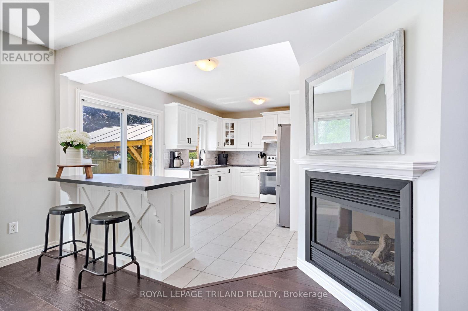 18 SIFTON DRIVE - 11