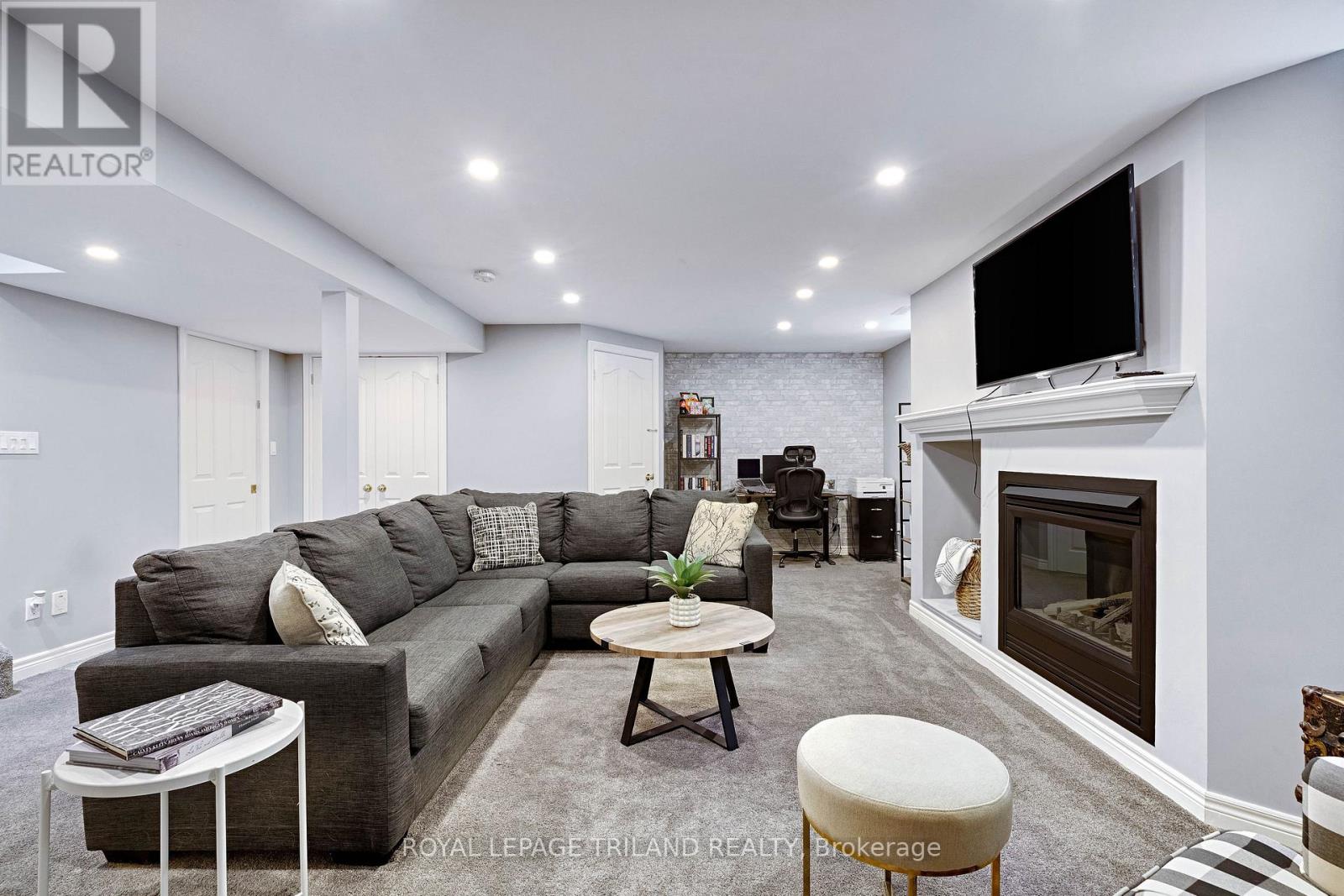 18 SIFTON DRIVE - 28