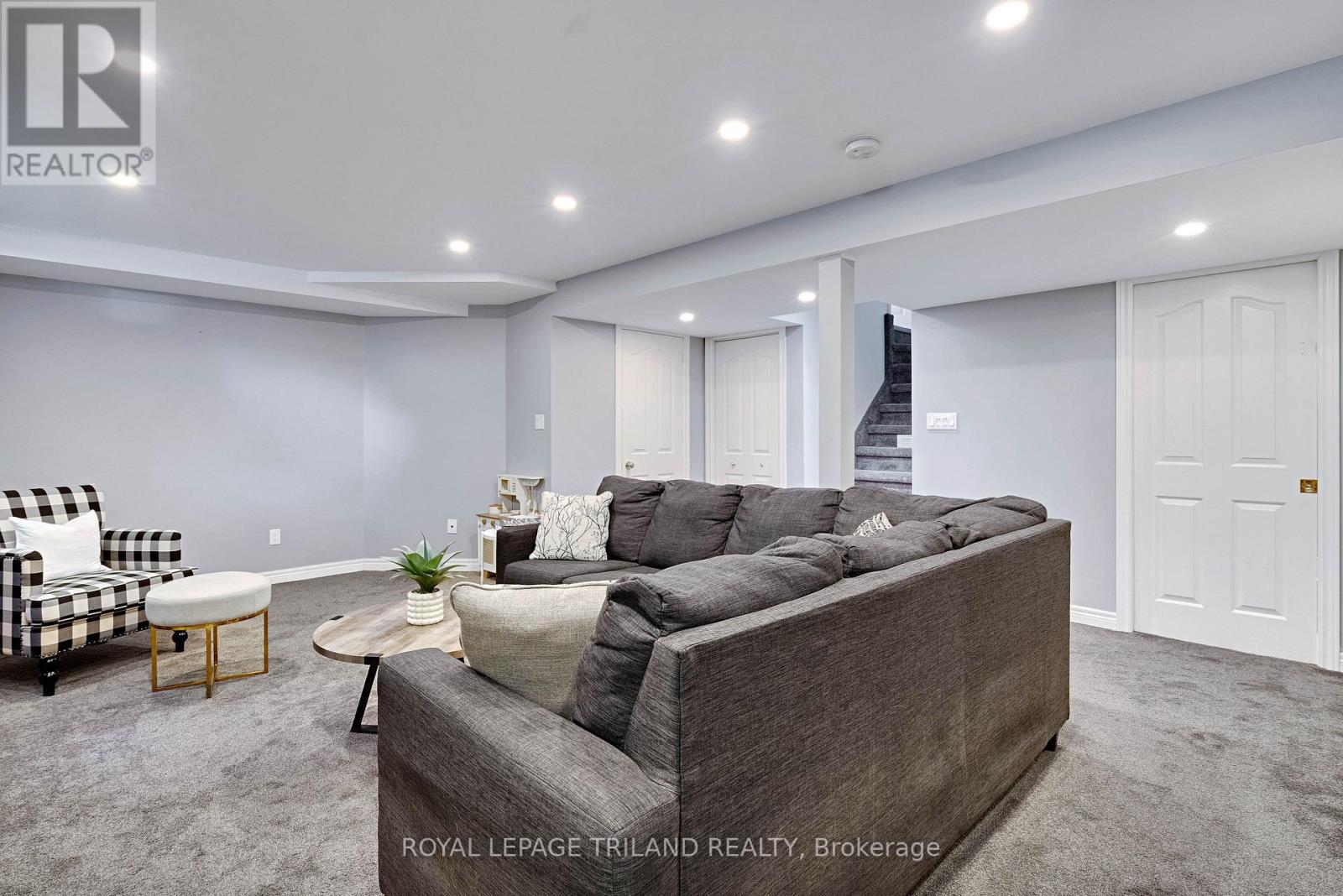 18 SIFTON DRIVE - 29