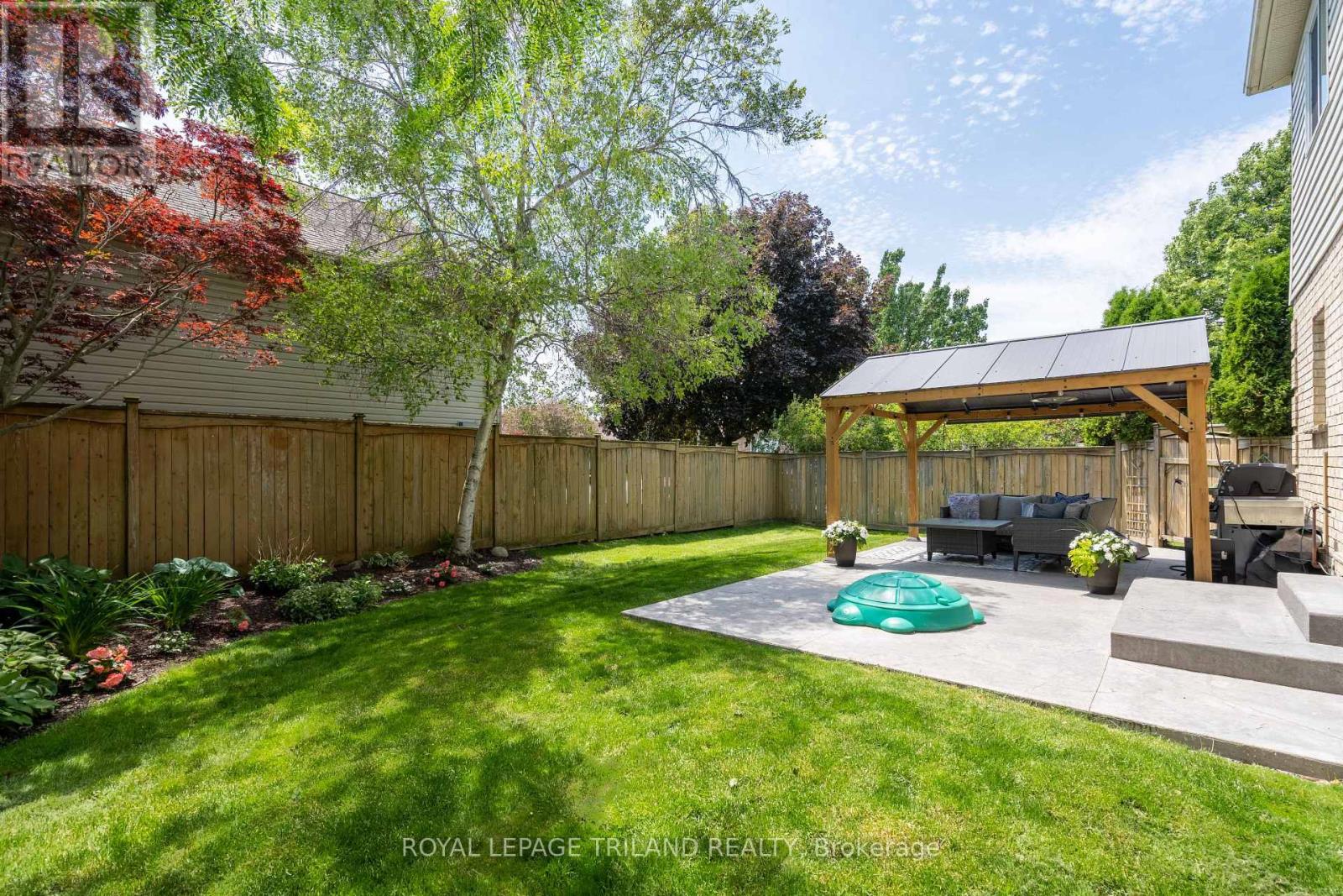 18 SIFTON DRIVE - 33