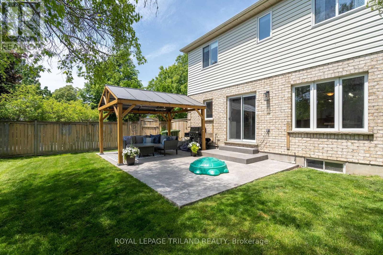 18 SIFTON DRIVE - 34