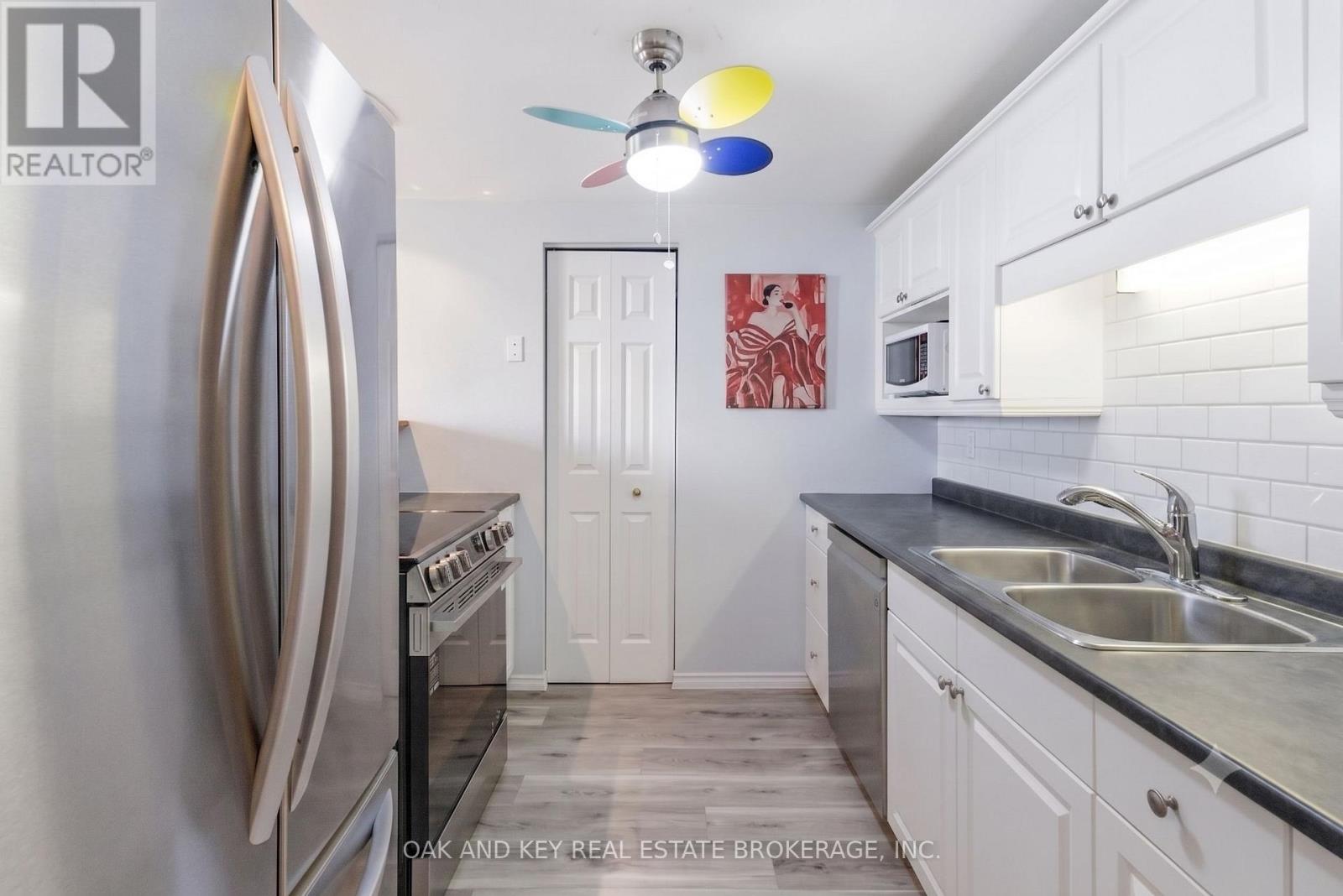 #804 155 KENT STREET - 11