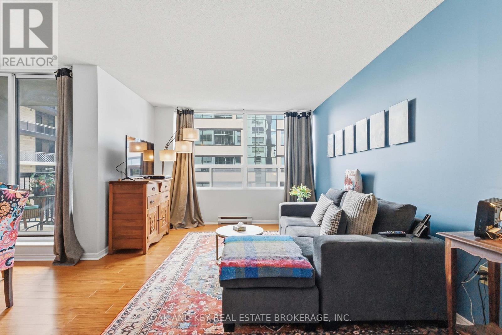 #804 155 KENT STREET - 16