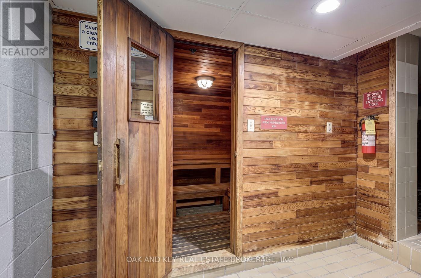 #804 155 KENT STREET - 27