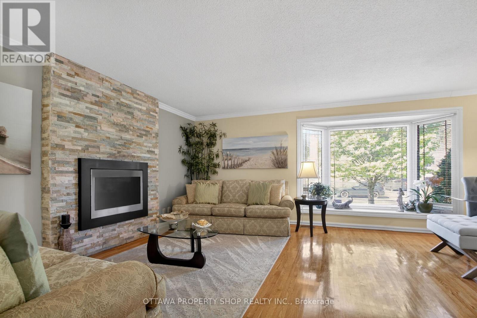 49 COUNTRY LANE - 11
