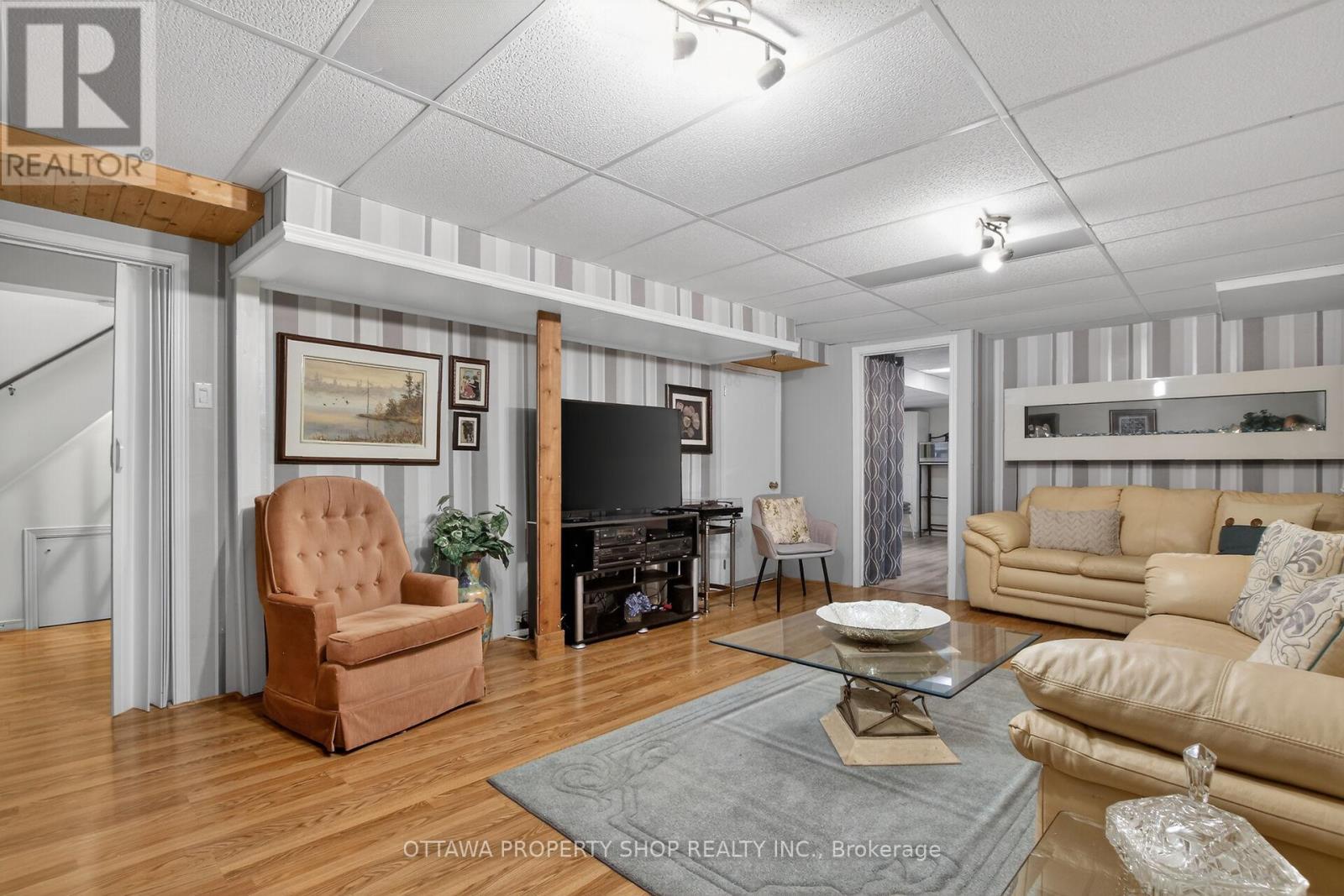 49 COUNTRY LANE - 24