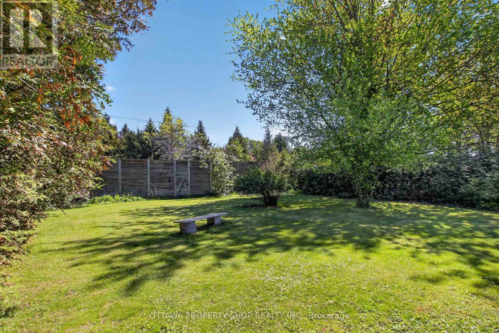 49 COUNTRY LANE - 32