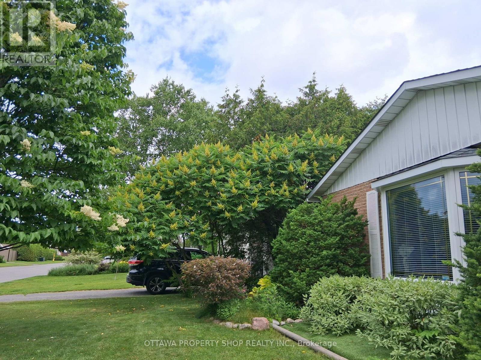 49 COUNTRY LANE - 34