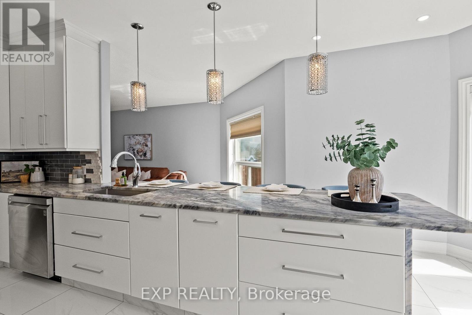 112 REDCLIFF AVENUE - 14