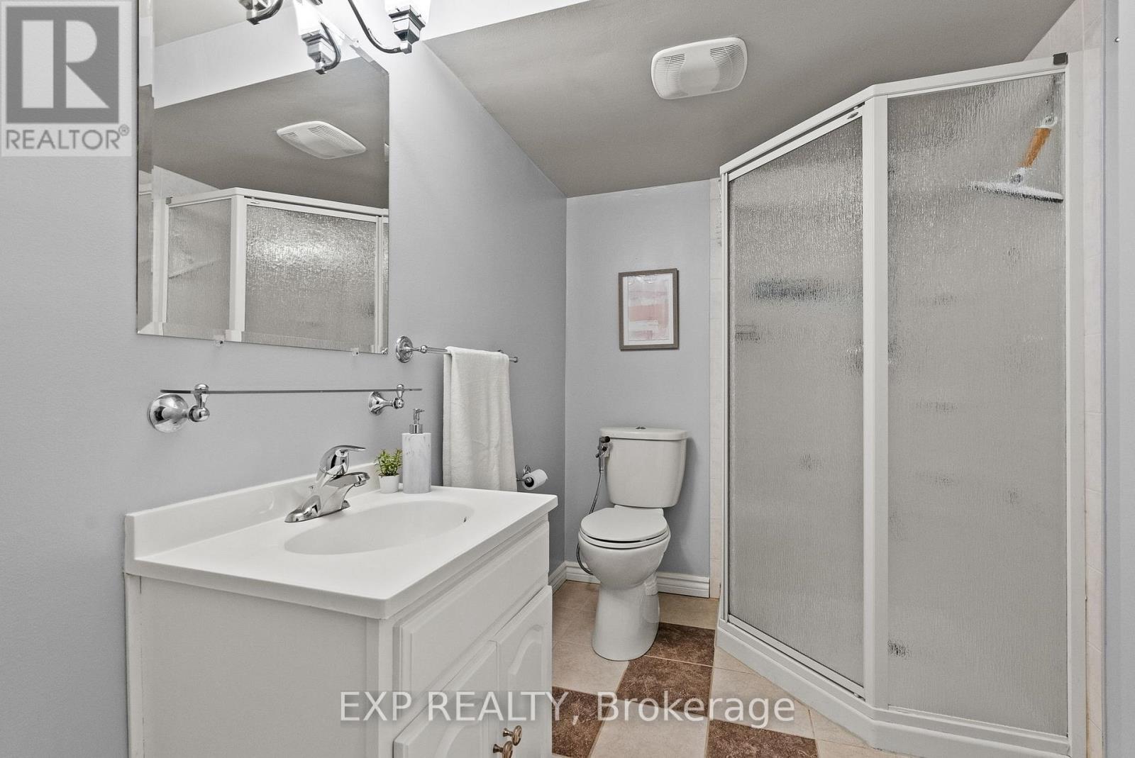 112 REDCLIFF AVENUE - 33
