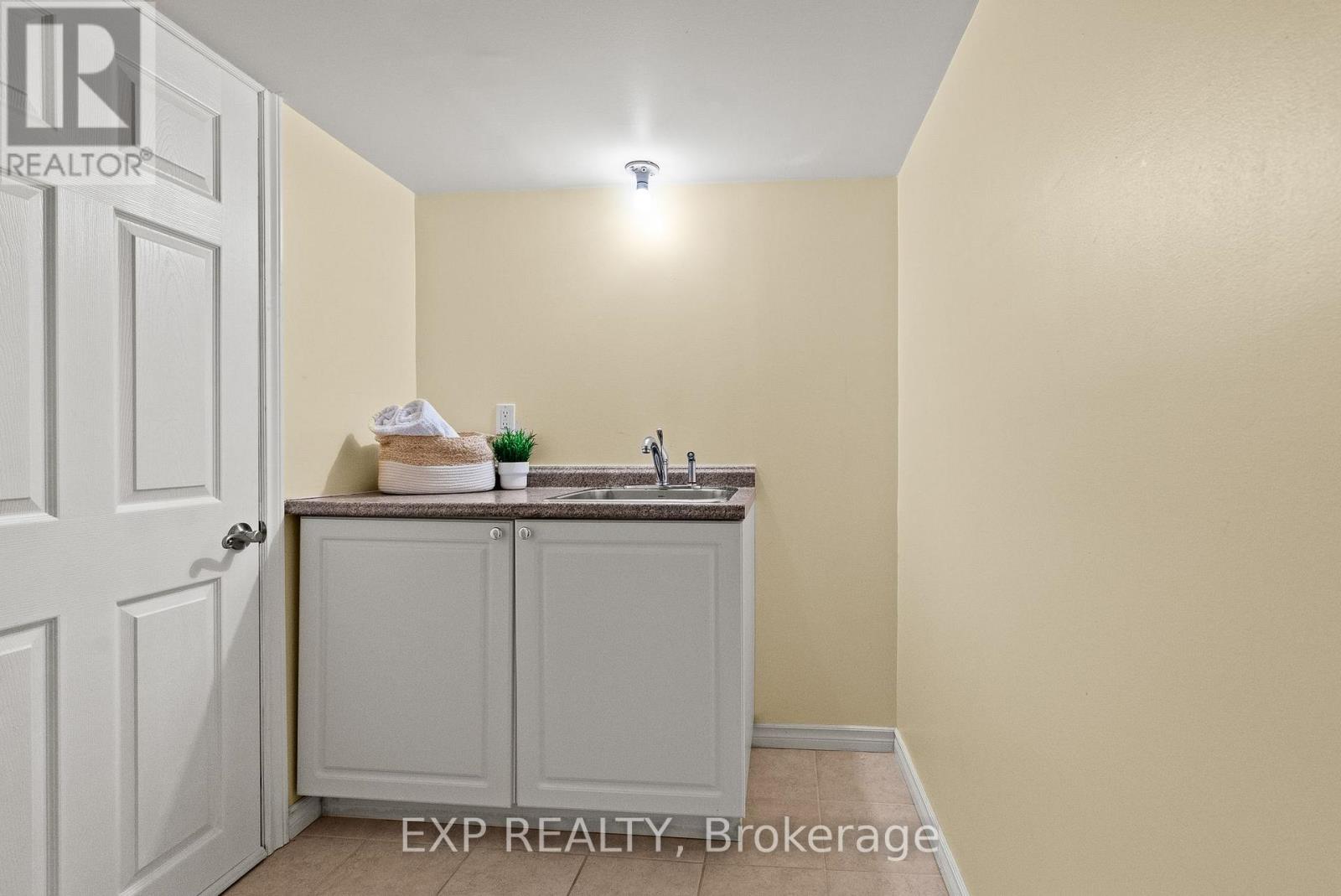 112 REDCLIFF AVENUE - 34