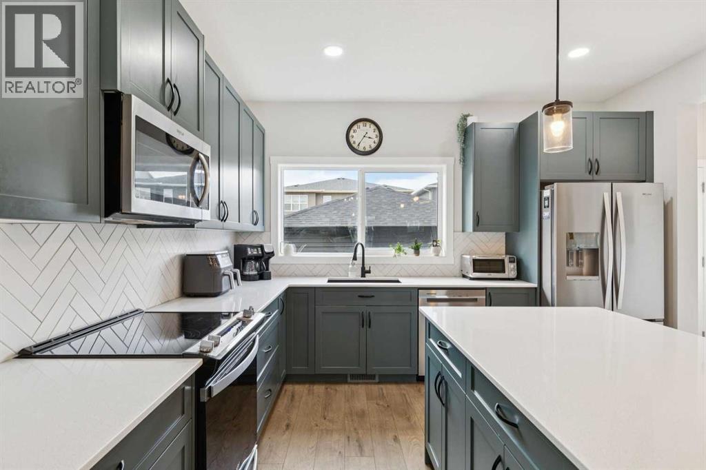 198 Legacy Reach Crescent SE - 13