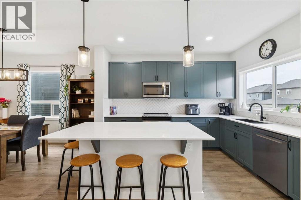 198 Legacy Reach Crescent SE - 11