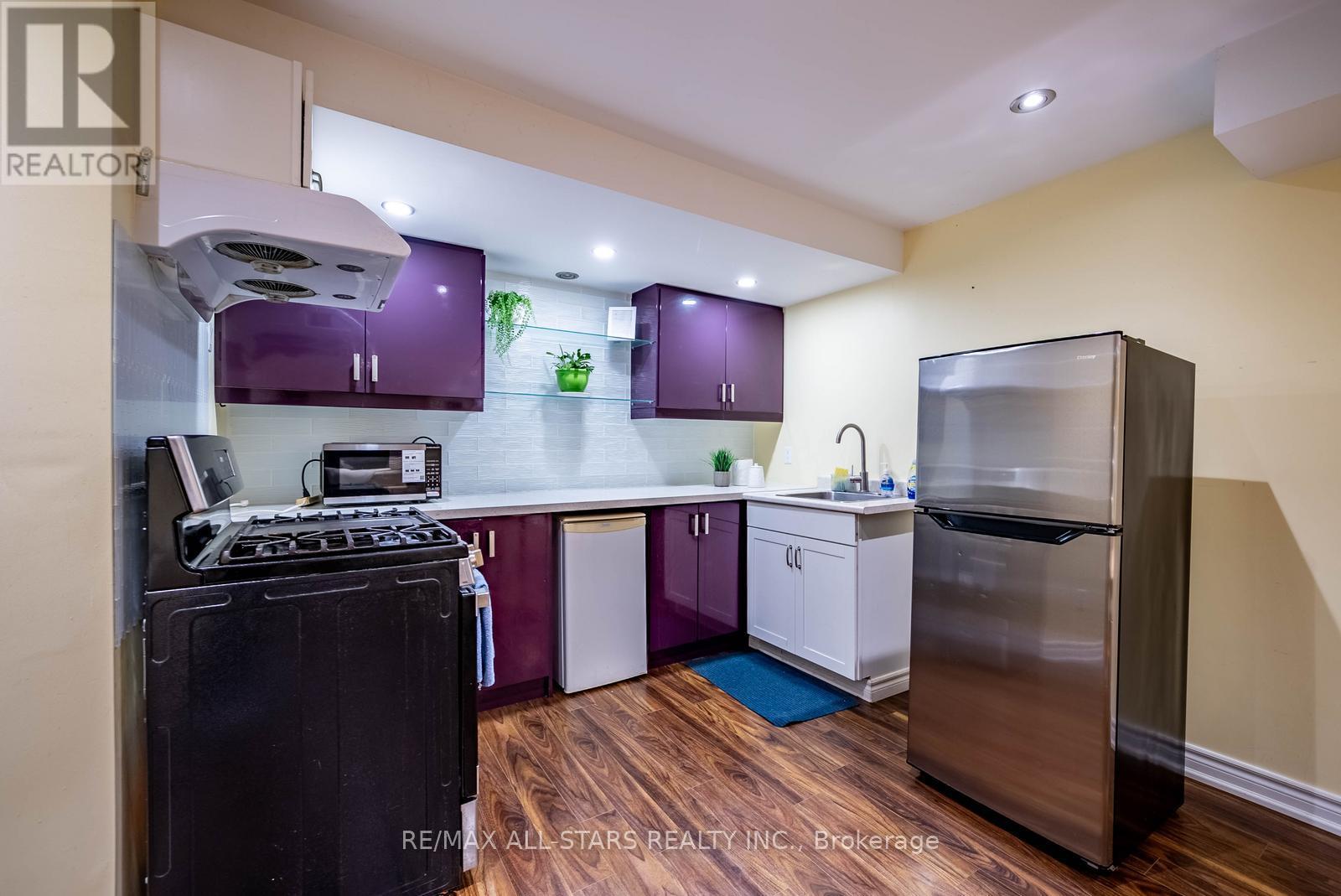 135 GLAD PARK AVENUE - 36