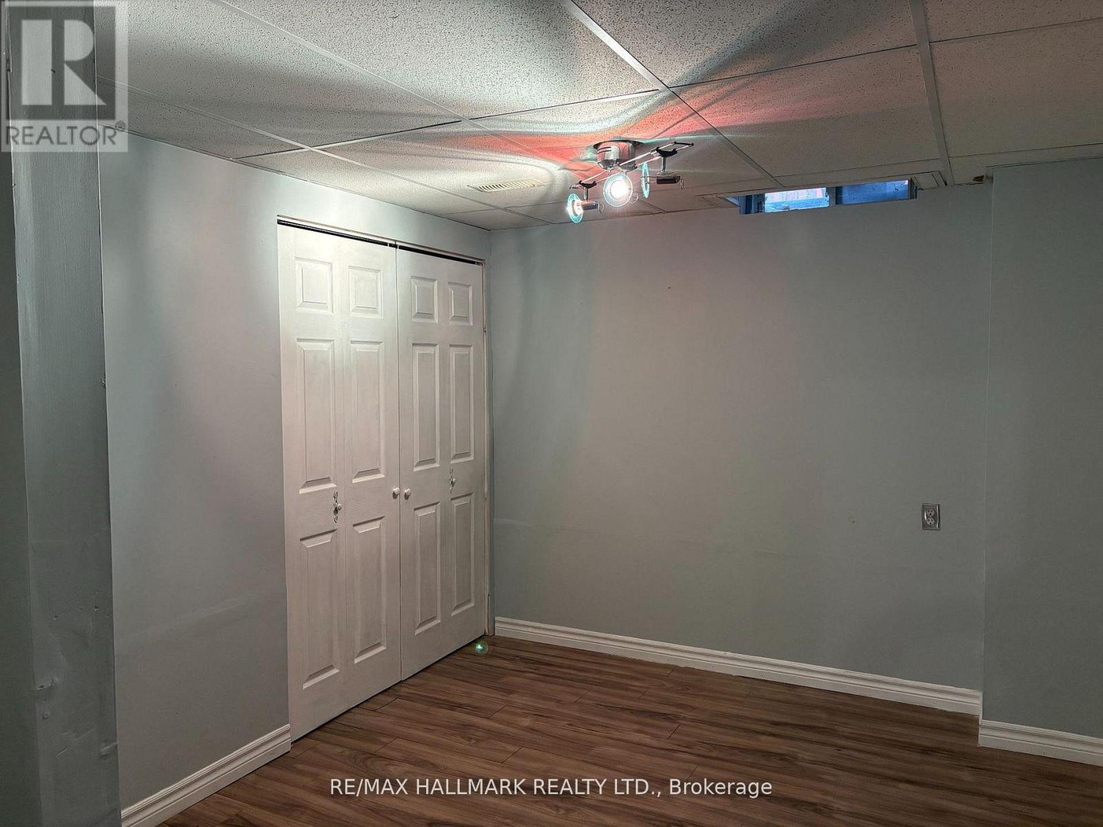 138 SPADINA ROAD - 10