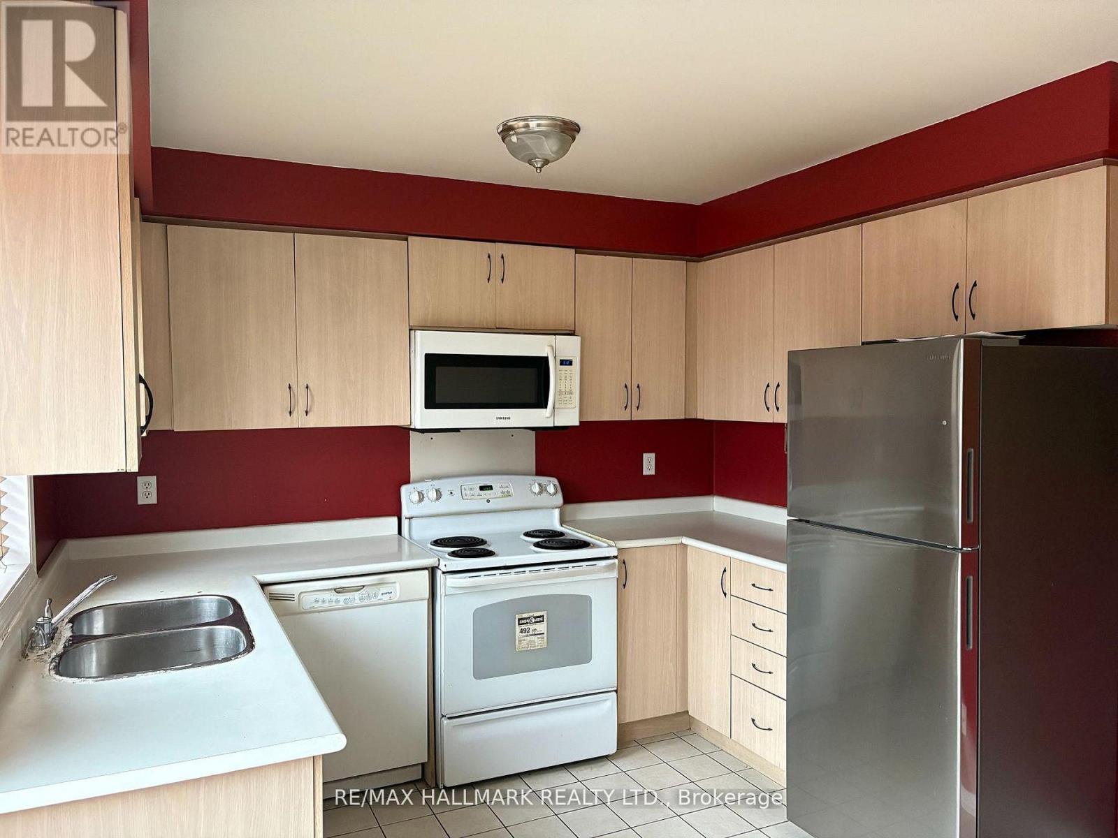 138 SPADINA ROAD - 4