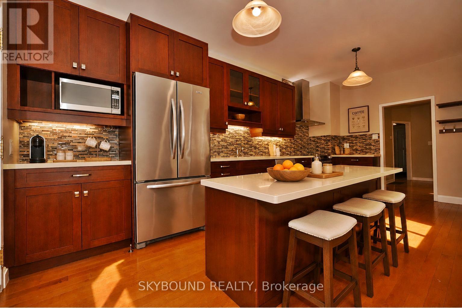 5 MANCHESTER AVENUE - 12