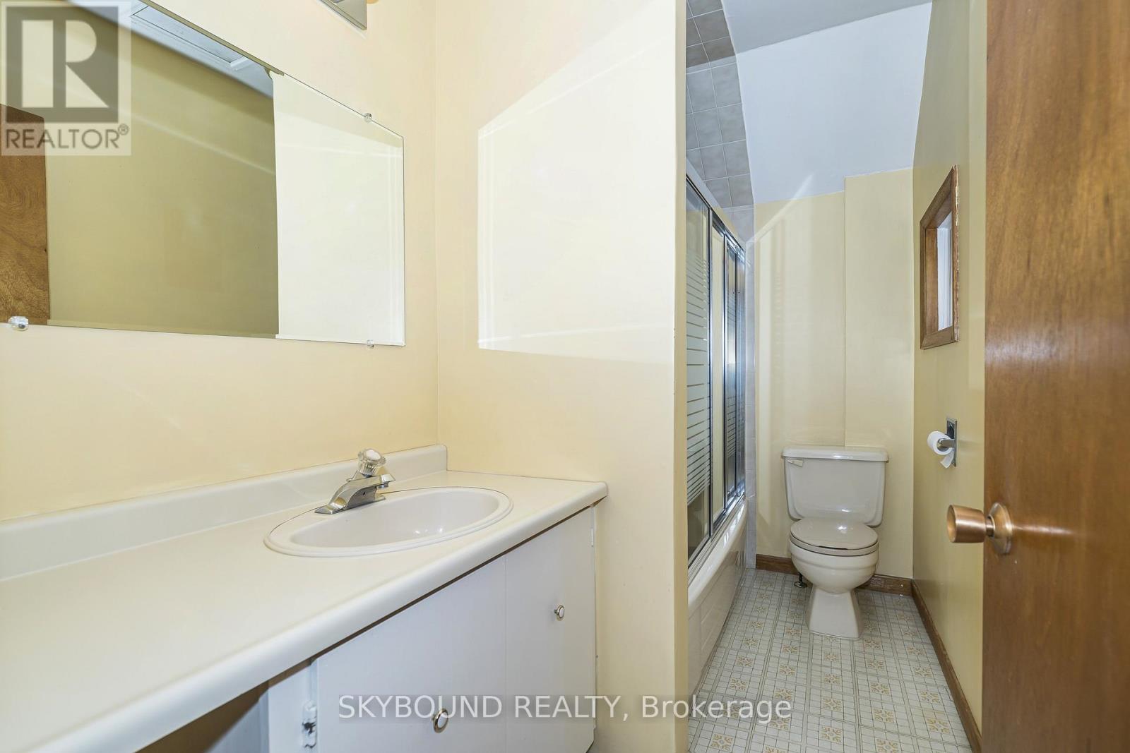 5 MANCHESTER AVENUE - 19