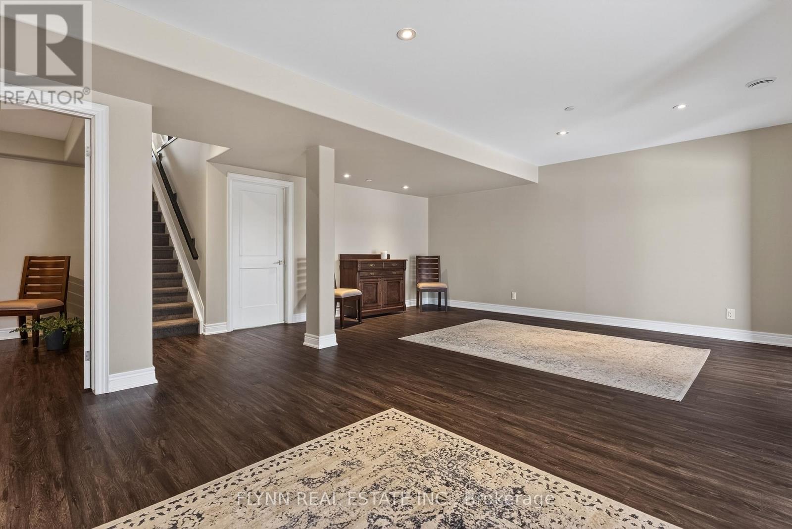 32 RIDGEVIEW CRESCENT - 36