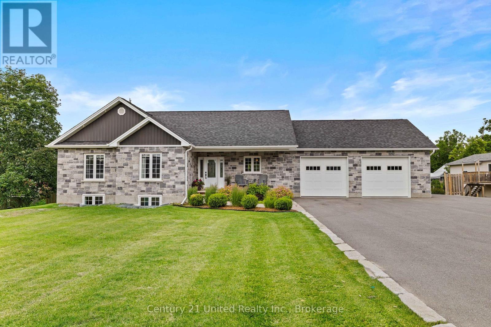 929 MOUNT PLEASANT ROAD - 1