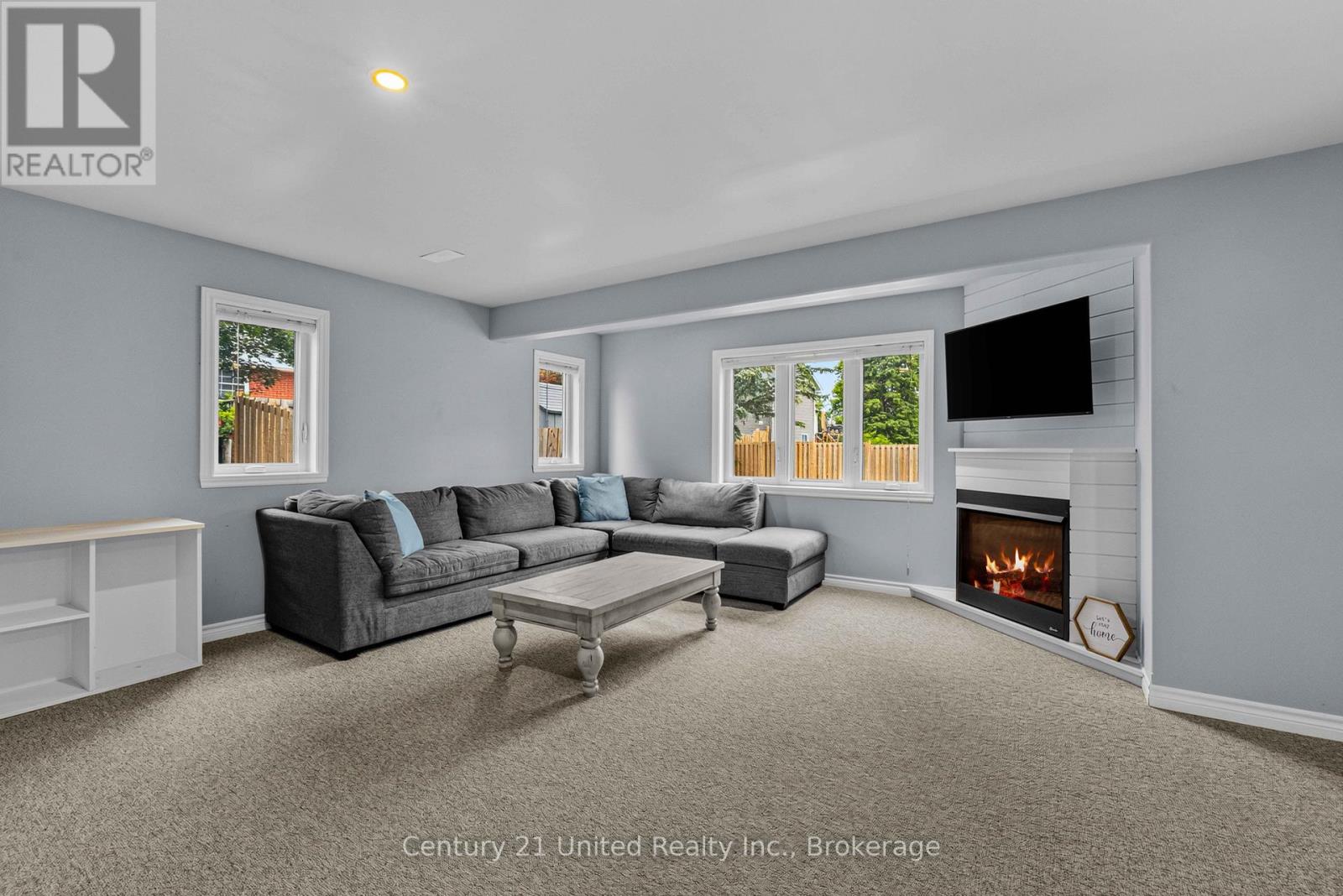 929 MOUNT PLEASANT ROAD - 19