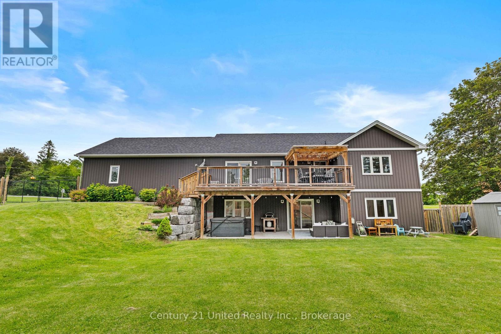 929 MOUNT PLEASANT ROAD - 33