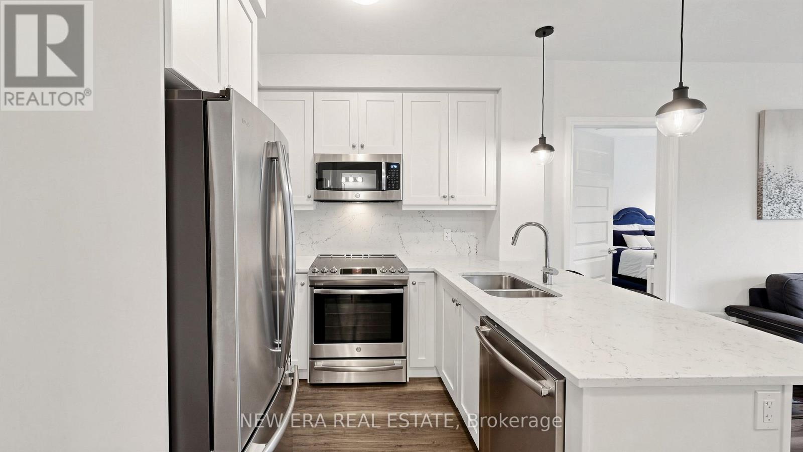 #229 128 GROVEWOOD COMMON - 19