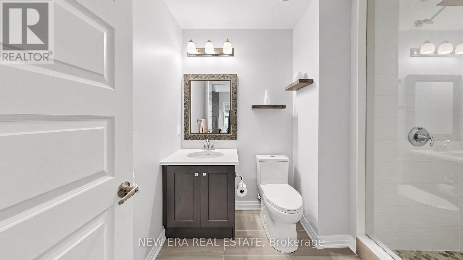 #229 128 GROVEWOOD COMMON - 29