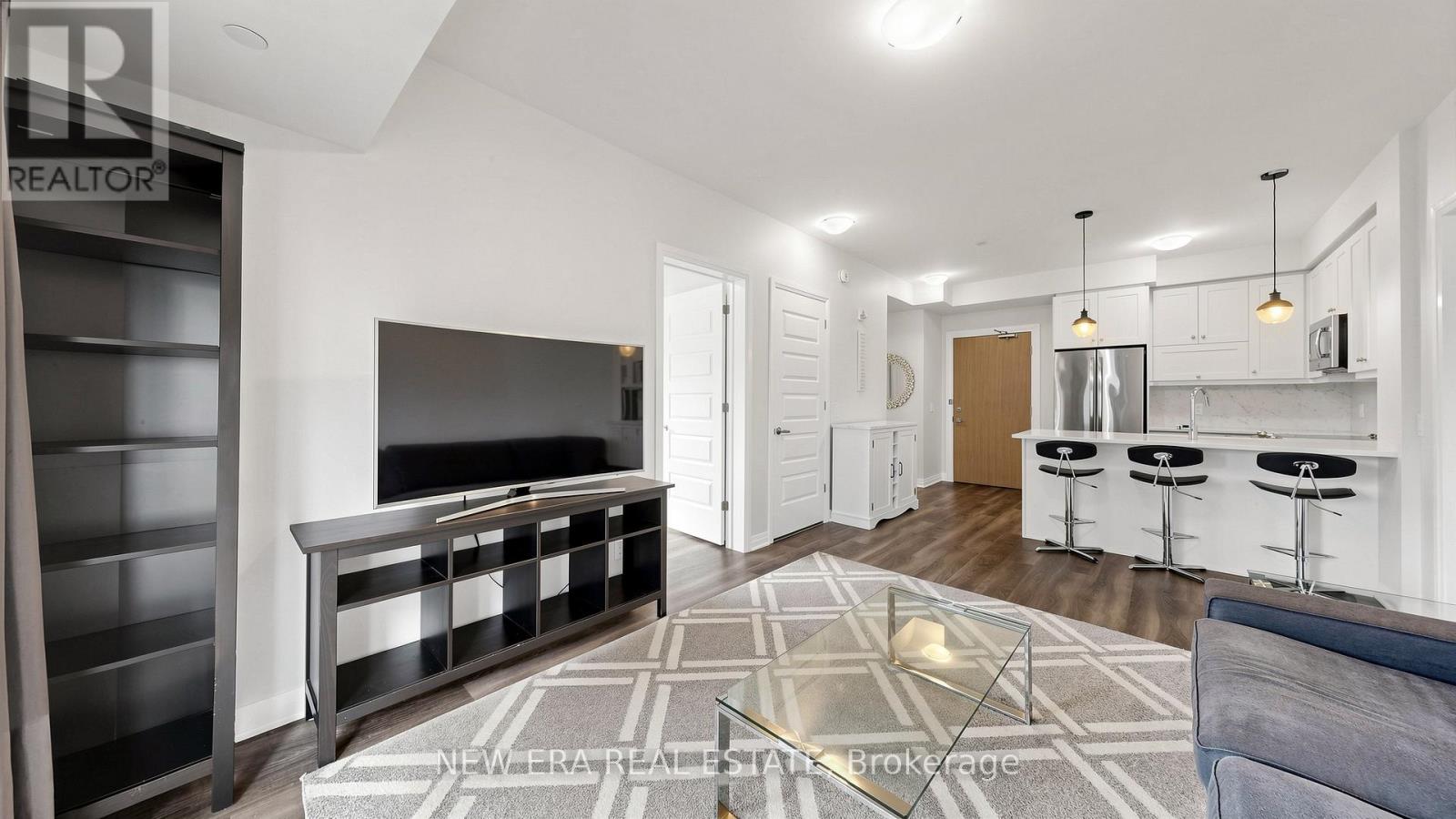 #229 128 GROVEWOOD COMMON - 16
