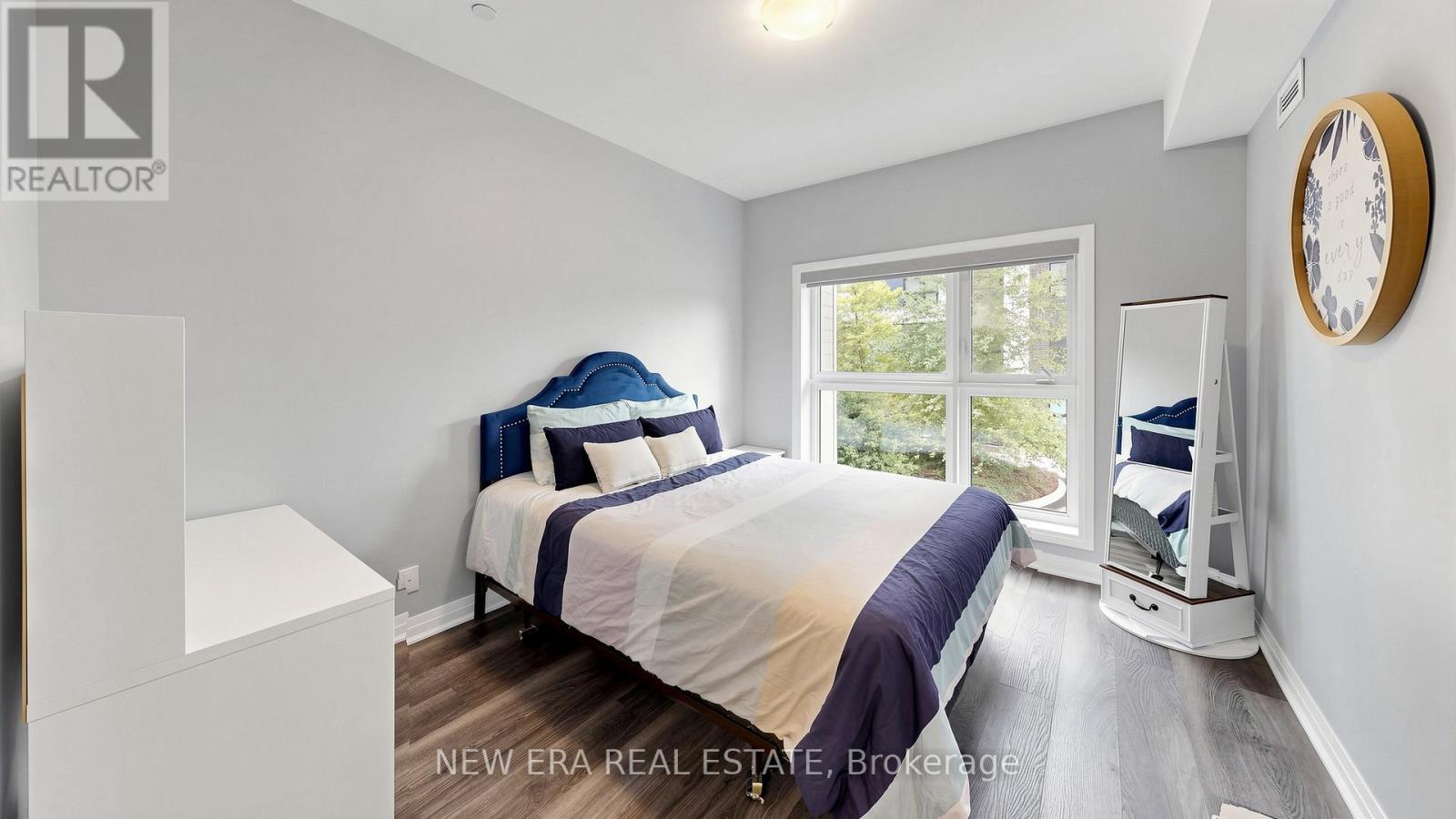 #229 128 GROVEWOOD COMMON - 24