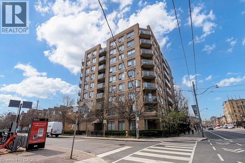 #207 140 BATHURST Street - 3