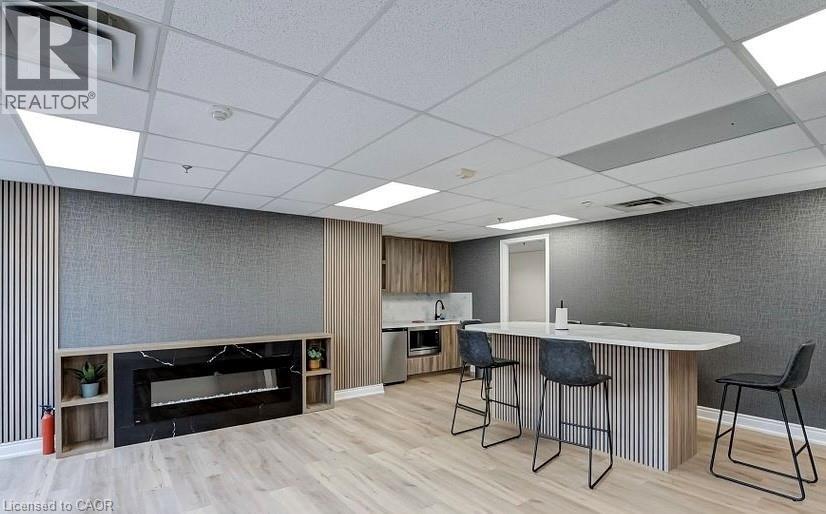 #207 140 BATHURST Street - 5