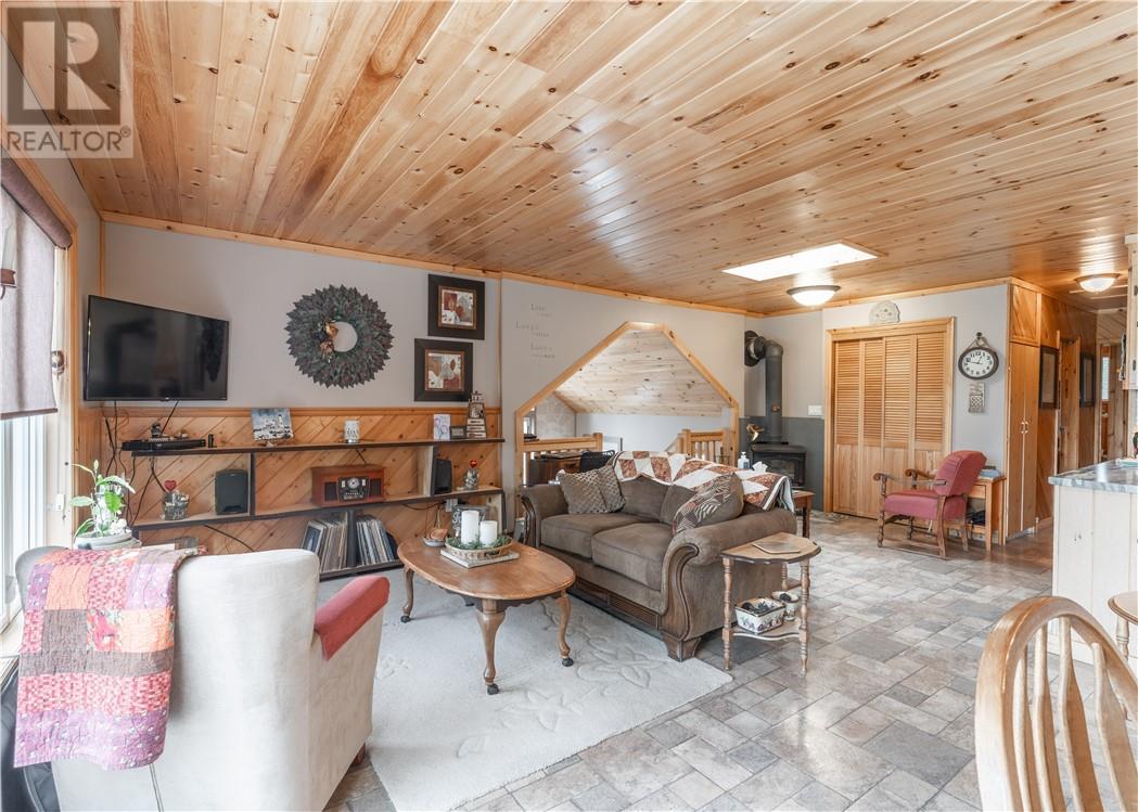 102 Labre Road - 10