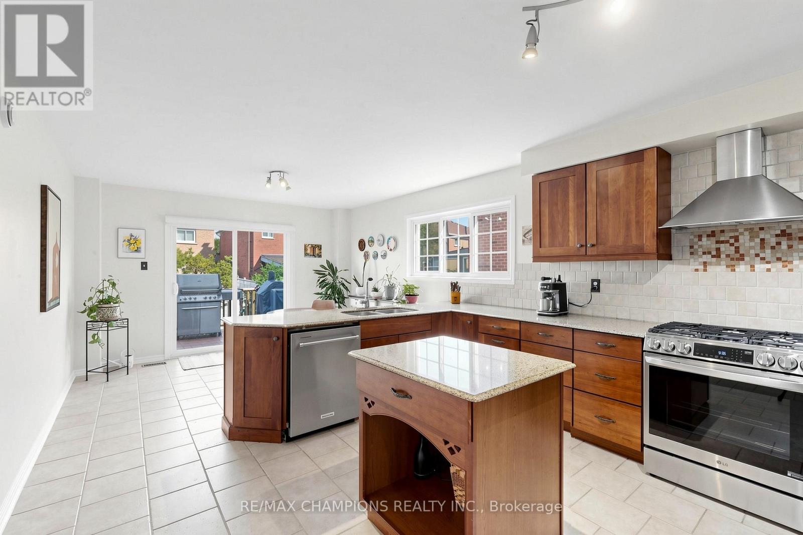 31 BOBCAT STREET - 14