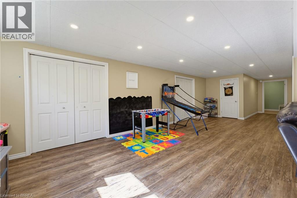 21 MANSFIELD Drive - 17